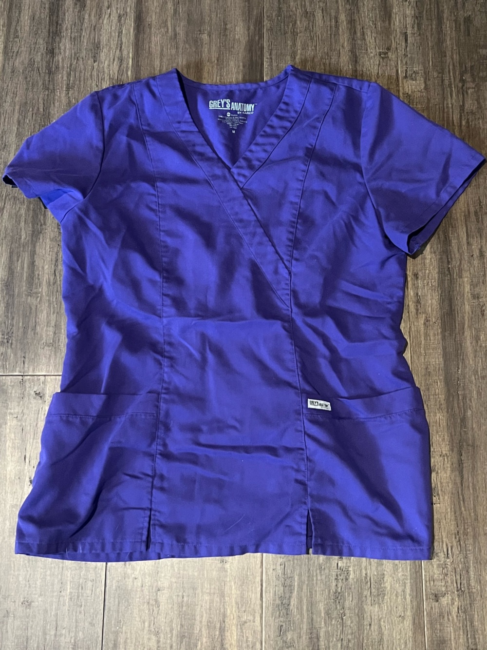 Women’s purple Greys Anatomy by Barco medical scrub top purple sz M